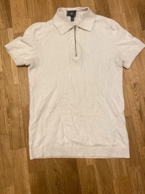 H&M pike tröja  - Skön stretchig piké tröja perfekt för sommaren