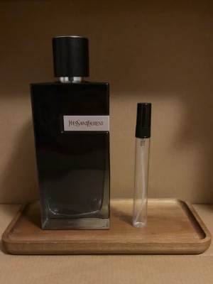 10ml YSL y edp sample - 10ml sample av YSL y edp, 10% rabatt på bundles, vid köp över 99kr ingår en gratis 2 ml sample 