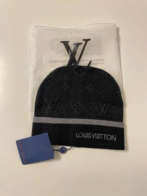 Svart mössa - Aldrig använda