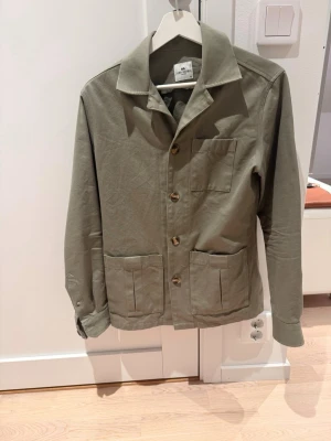 John Henric overshirt - En Overshirt från John Henric, köptes för två år sedan. Använd ett fåtal ggr. Strl XS