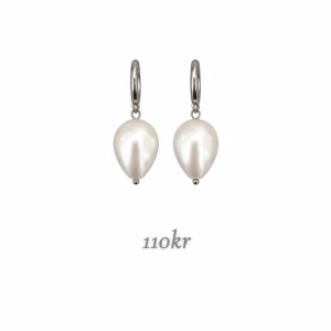 Silverörhängen medso droppformade pärlor - Par 