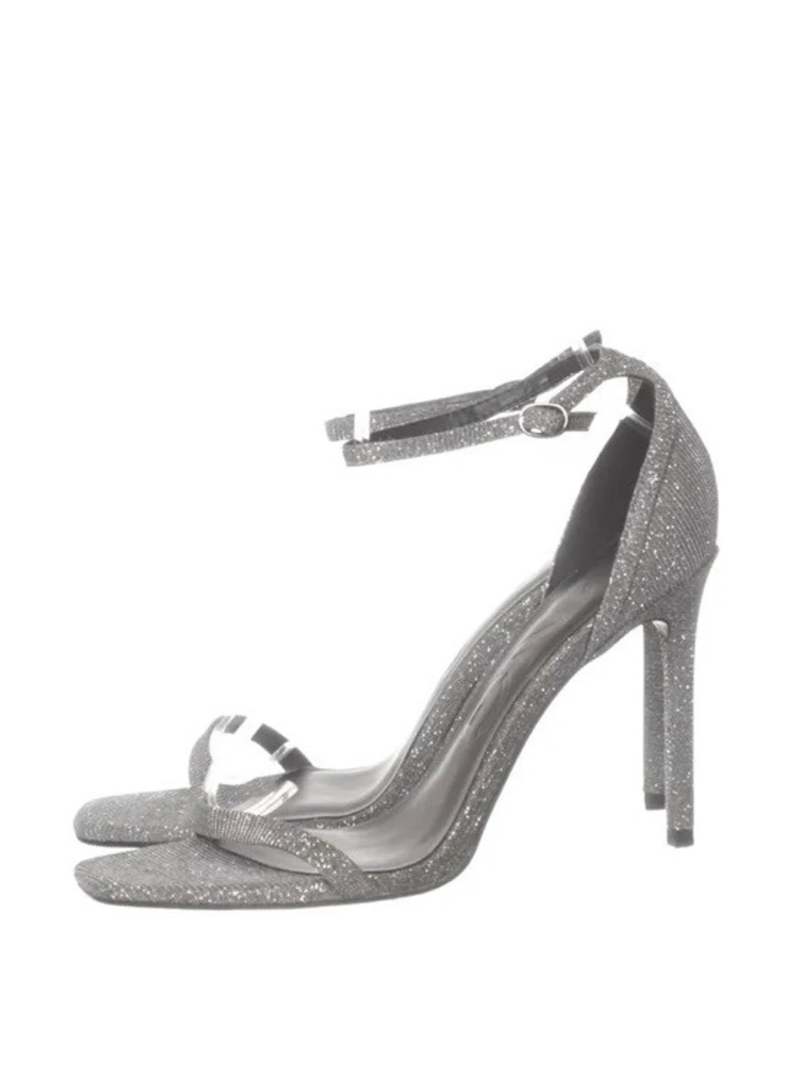Glittriga silverfärgade pumps
