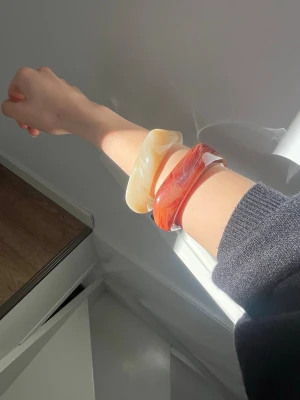 Två chunky bangle armband - I perfekt skick😌