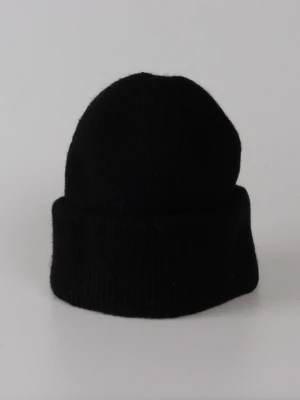 Svart 001 - Mössan är one size (56-58) och är gjord på 100% polyester med ett tjockt hållbart satin