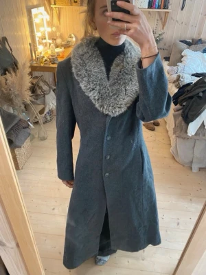 Ull kappa med päls - SÅÅ snygg