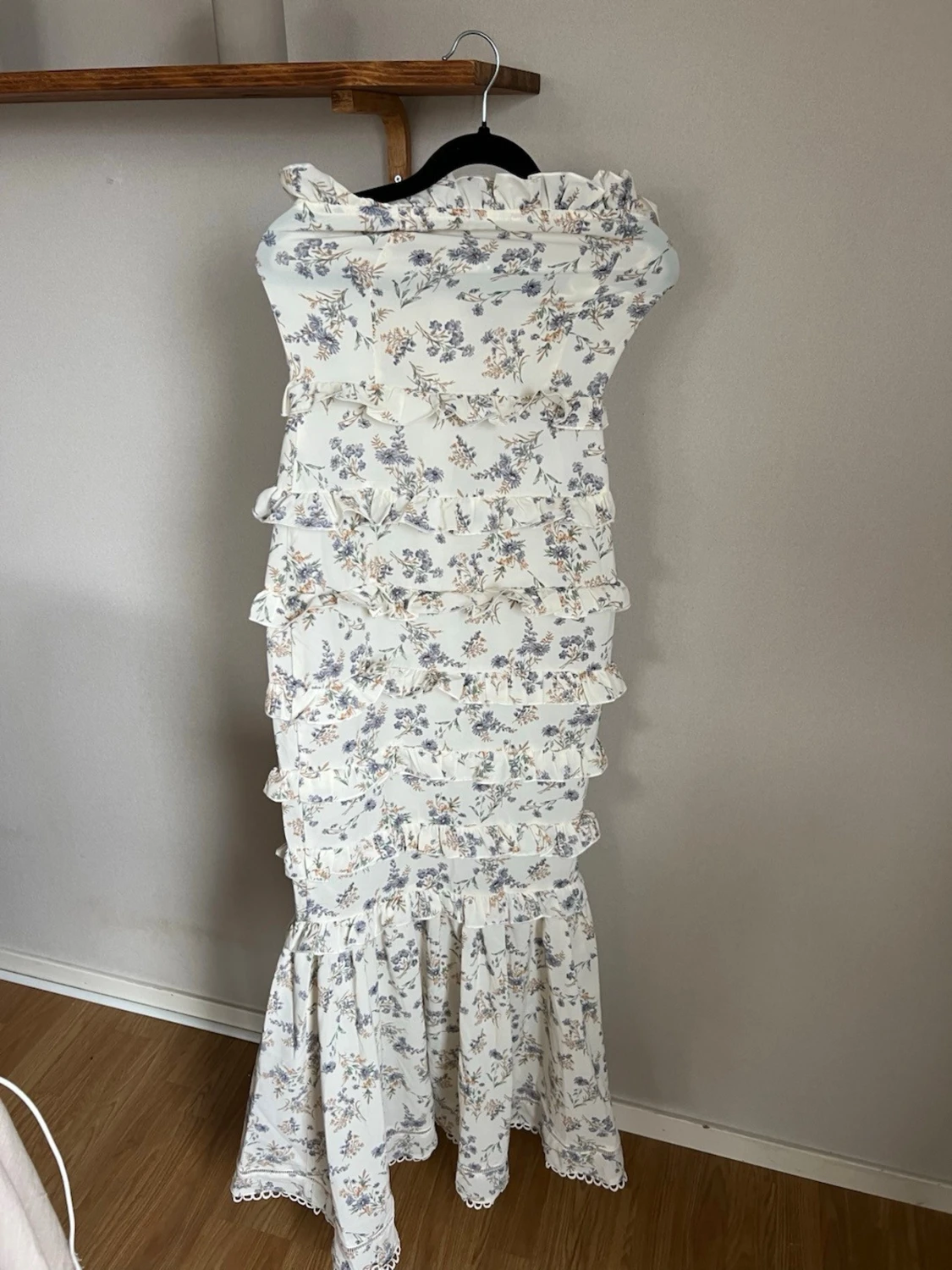 Blommig klänning - 1