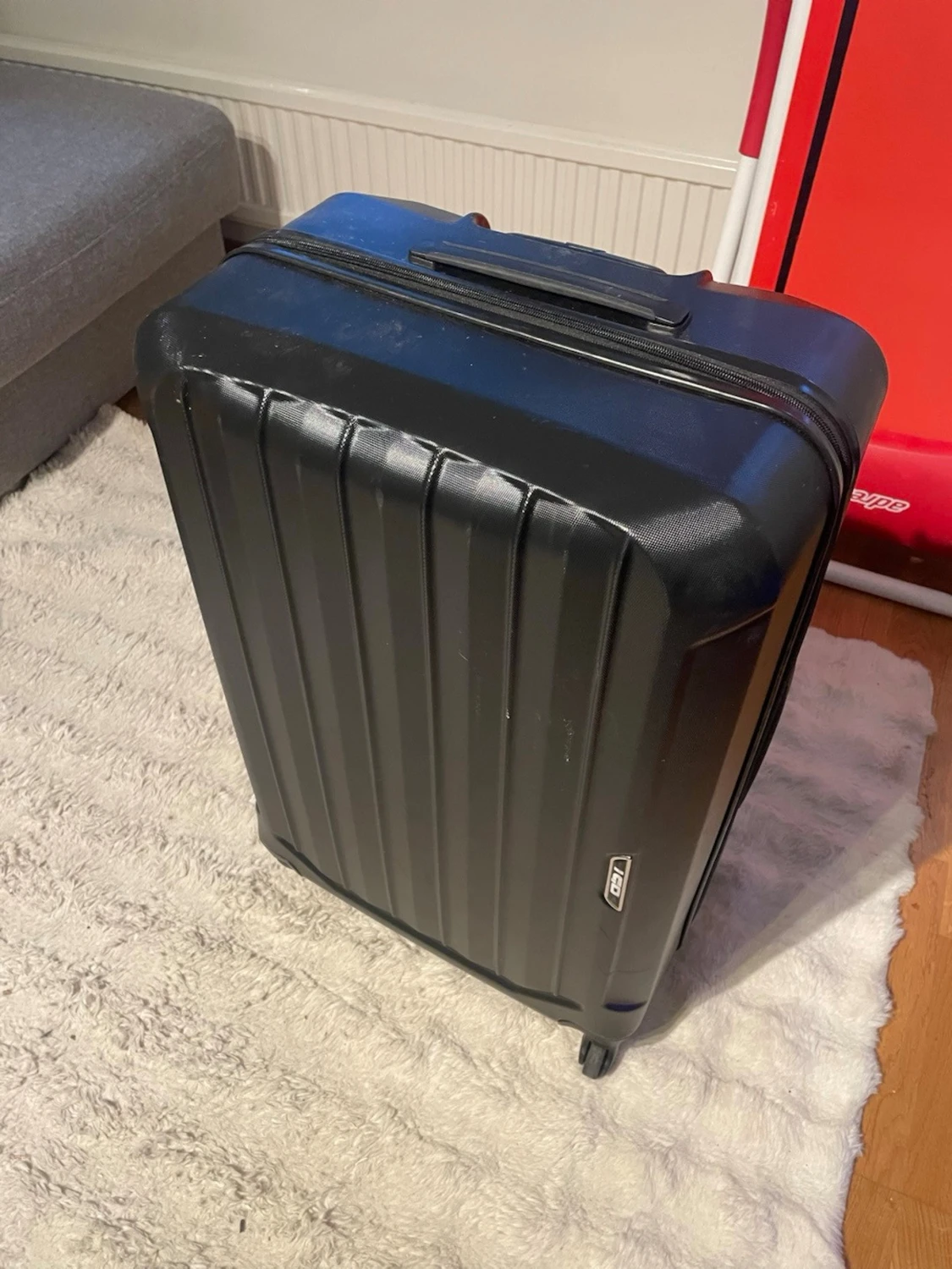 Svart hård resväska från Epic - 1