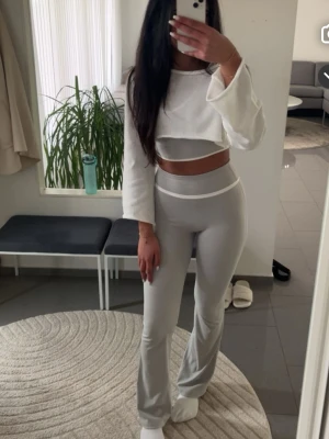 Träningsset - Två delat set, byxa och topp