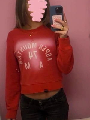 Röd tröja från Zara - Jätte fin tröja från Zara, använts en gång🩷