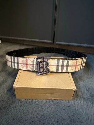 Burberry bälte 110 cm  - 110 cm 