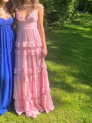 Rosa balklänning  - Jättefin rosa balklänning från Lulus🩷använd 1gång, som ny🩷