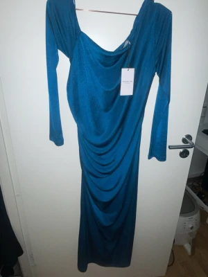 Elegant klänning  - Nyköpt klänning Turkosblå🦋