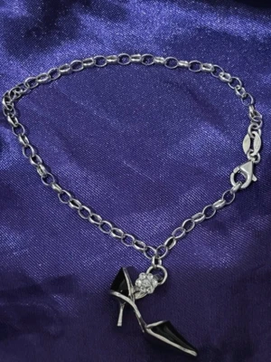 Sterling silver armband - Snyggt äkta silver armband. Har inte koll på om klacken är i äkta silver då den inte har stämpel på just den men fick den så i present för många år sedan.