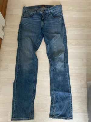 Lee jeans - Lee jeans W30, L32. De är i bra skick utan några defekter. Hör av dig vid frågor.