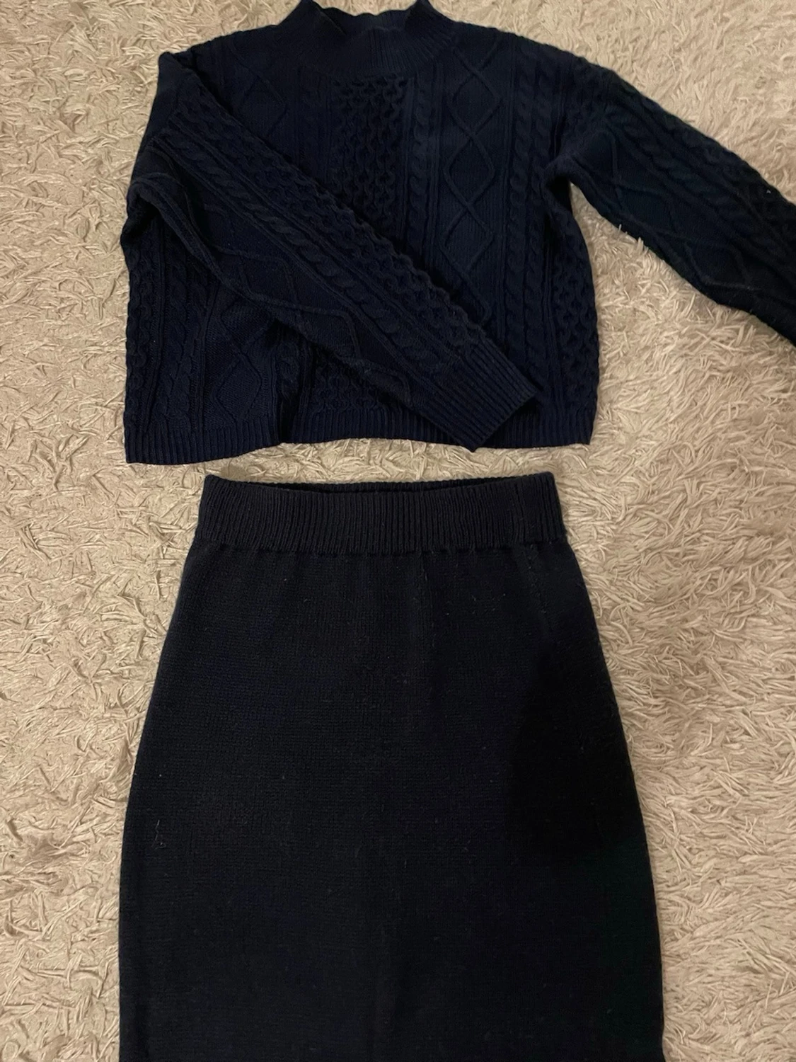 Mörkblå stickat set - 2