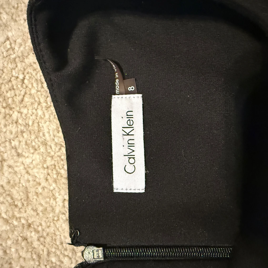 Svart och beige klänning Calvin Klein - 1