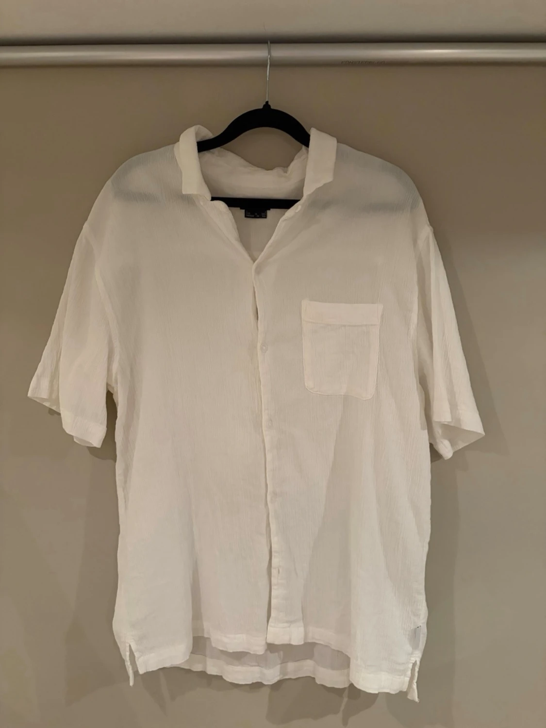 Vit kortarmad skjorta urban outfitters - 1