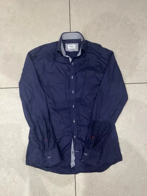 Stenströms Skjorta - Säljer Stenströms Skjorta | Strl: 40/S | Skick: 9/10 | Modell: 182cm | Hör av dig vid frågor! ✅