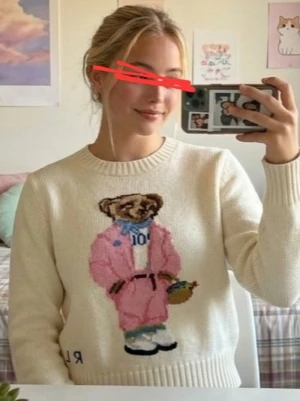 Ralph Lauren Stickad Tröja - Super fin stickad tröja från Raplh Lauren. Använd 5-6 gånger. Ser helt ny ut och har kvitto. Pris kan diskuteras 💞