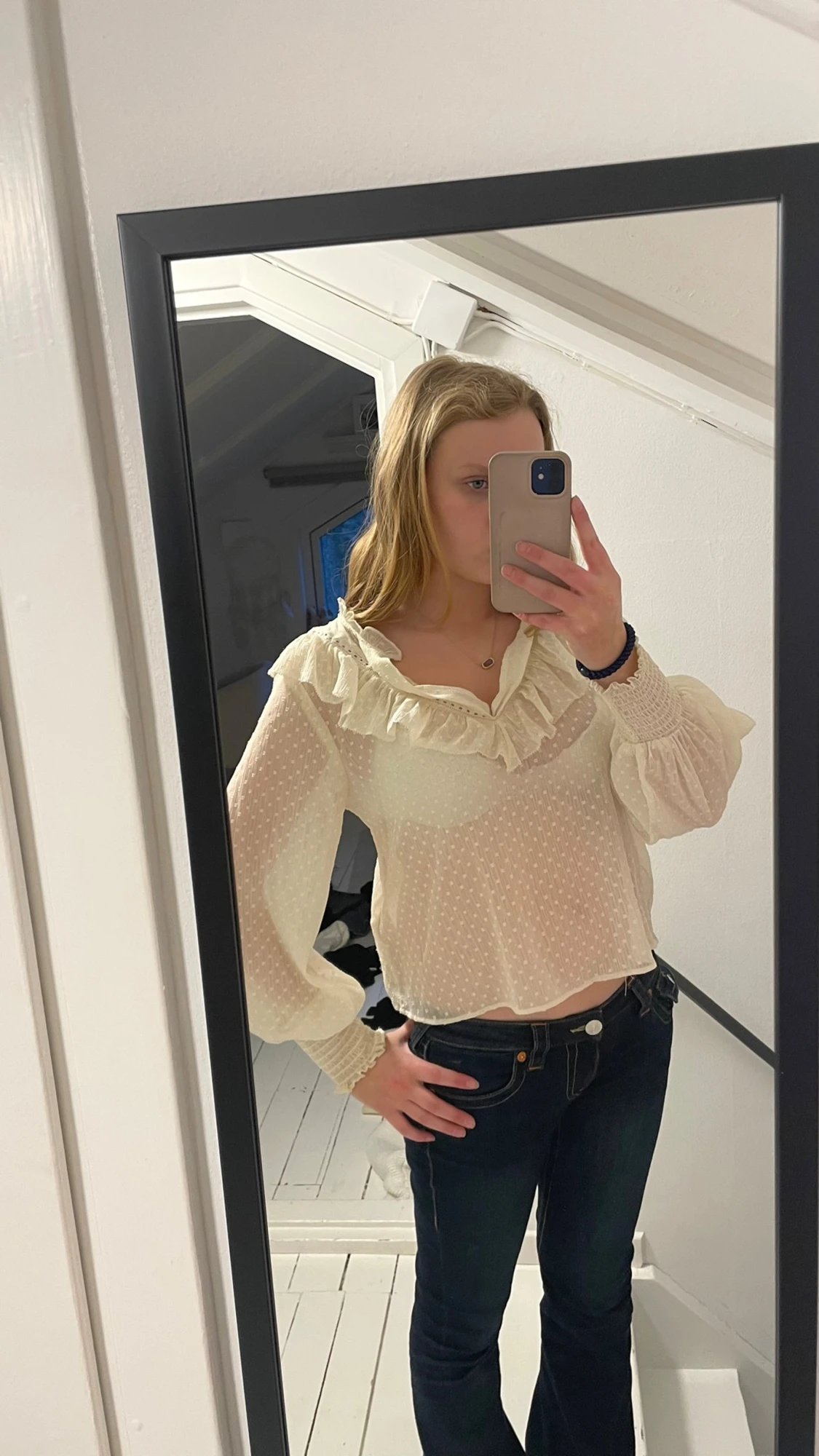 Vit blus med volang från Zara