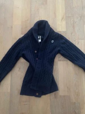 Cardigan Mörkblå - Cardigan i storlek S men passar mer som M, Pris kan diskuteras vid snabbköp
