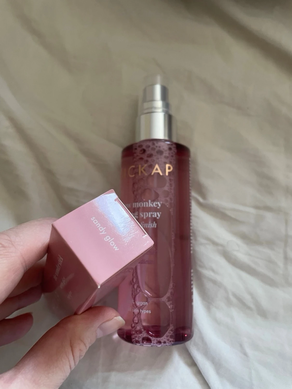 Hickap highlighter stick Sandy Glow & setting spray monkey mist - 1