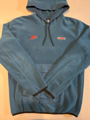 Nike airmax hoodie  - Jätte bra skick//size M//Priset kan diskuteras vid snabbt köp//hör av dig vi funderingar🤝