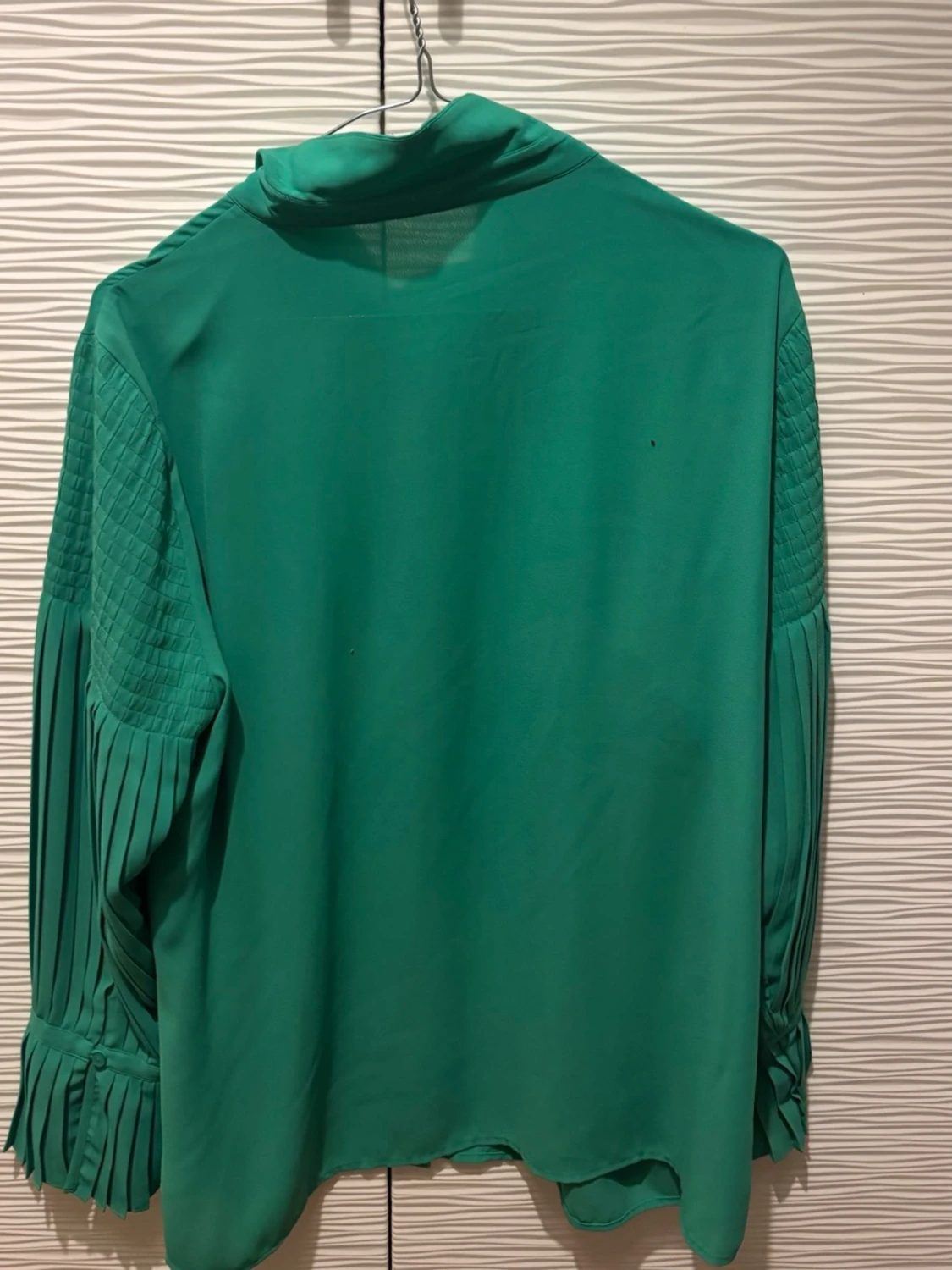 Grön blus med plisserade ärmar Malvin - 2