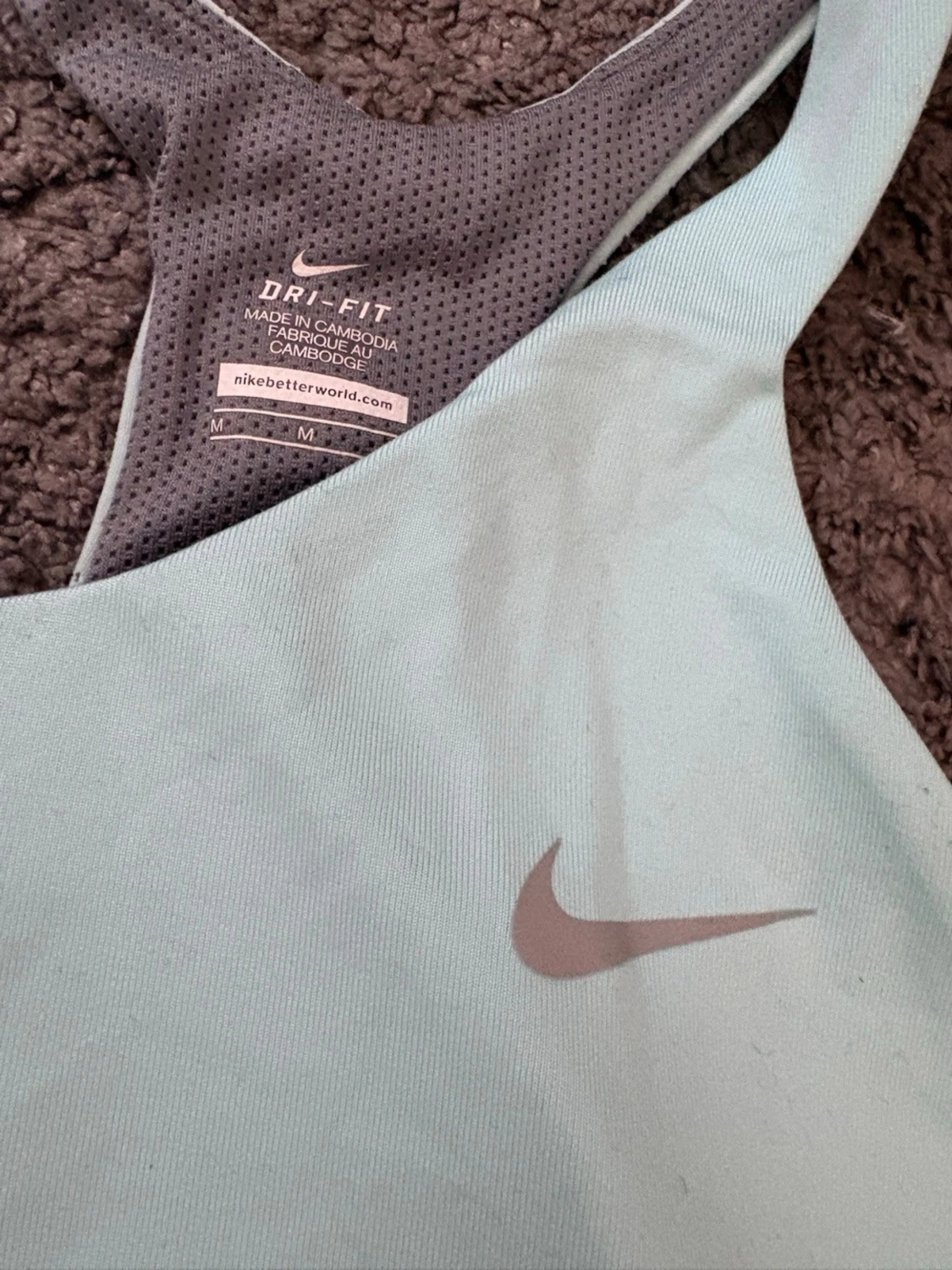 Mintgrön  träningstopp från Nike
