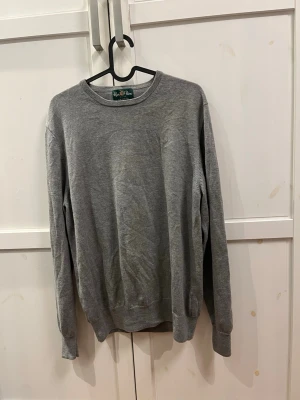 Alan Paine tröja - Mycket bra skick. Sydd av skräddare proffesionellt på två ställen där det blivit hål, syns på sista bilderna.