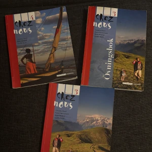 Chez Nous 3 & 4 - Chez Nous är moderna franska läroböcker och övningsböcker, perfekta för dig som vill ta din franska till nästa nivå. Inspirerande bilder och aktuella teman gör språkinlärningen roligare och mer engagerande för unga och studenter.