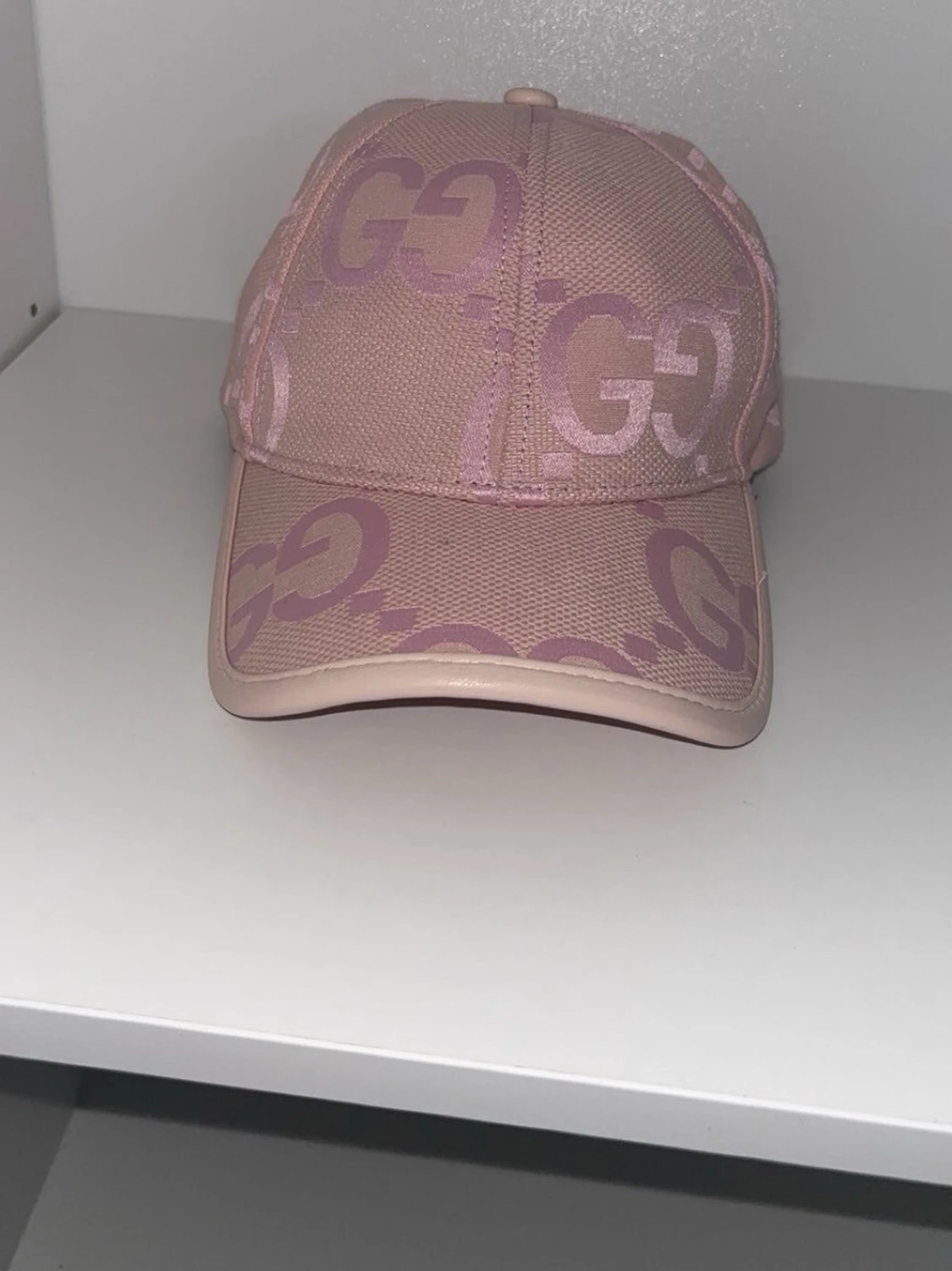 Rosa keps från GG med GG-mönster