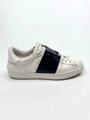 Valentino Open Sneakers - Valentino Garavani Open sneakers. Storlek 40,5. Skick 9/10. Nypris ca 7700kr. 100% autentiska.