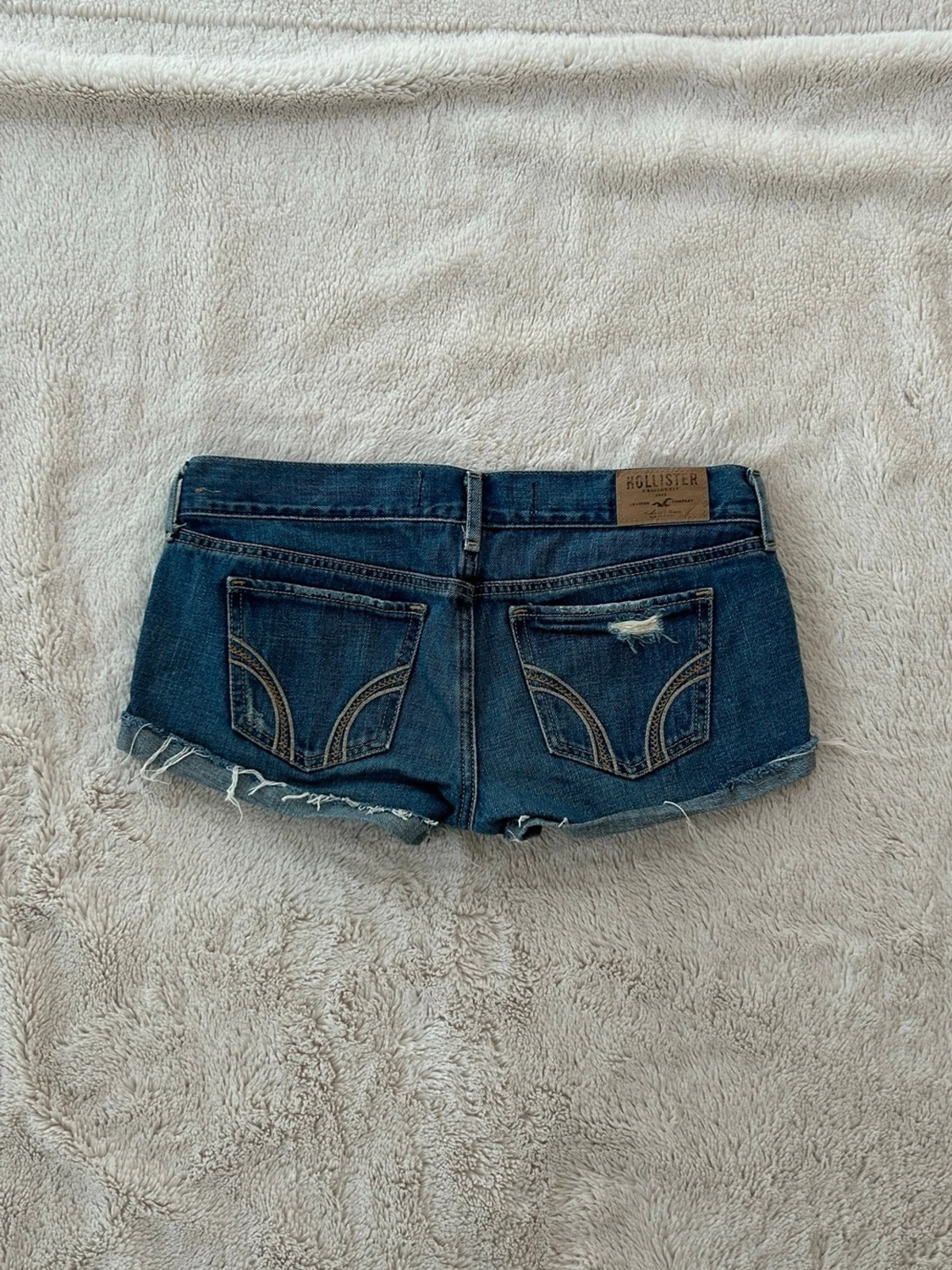Hollister lågmidjade jeansshorts  - 6