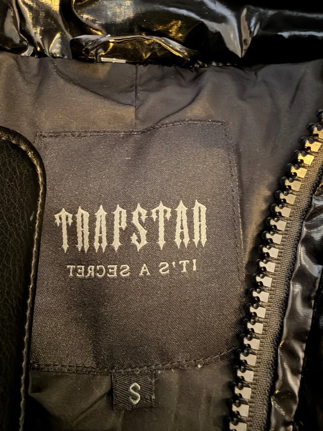 Svart pufferjacka från Trapstar - 1