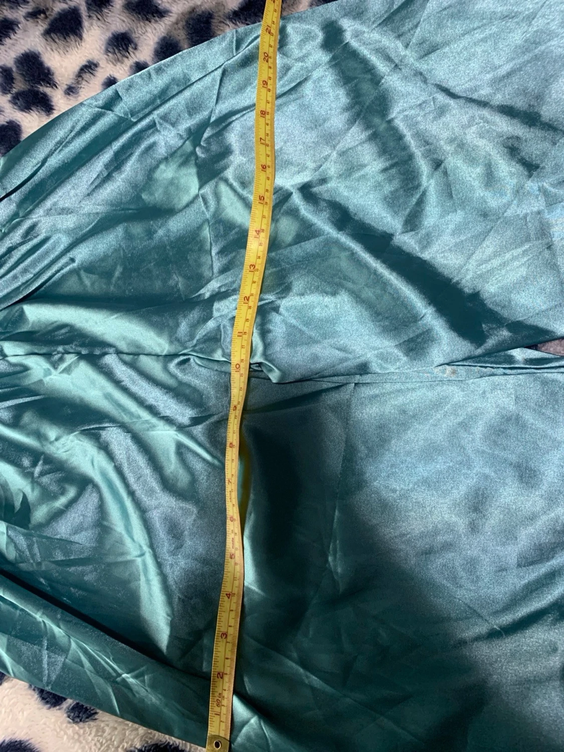 Turkos satinpyjamas med vita detaljer - 4