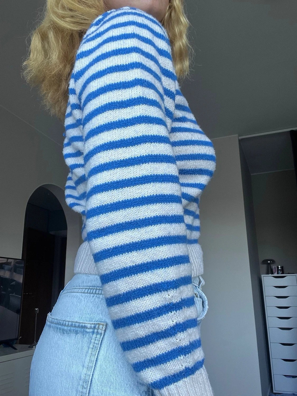 Blå/beige randig stickad tröja, storlek S/M - 2