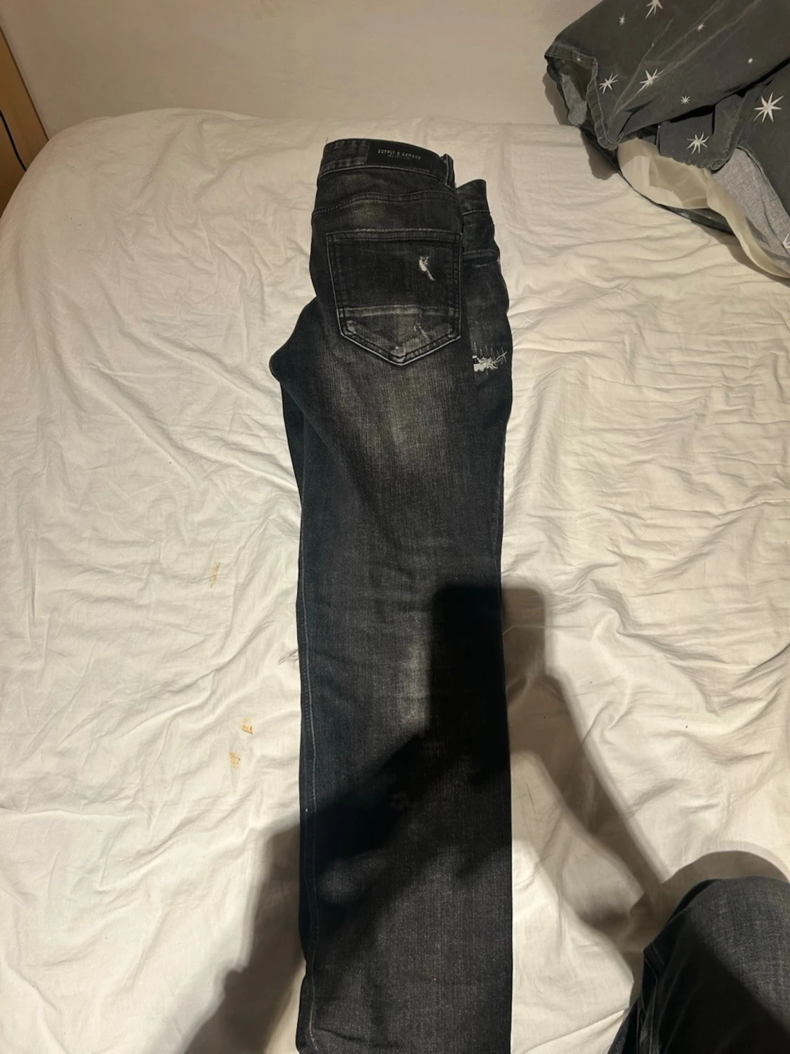 Svarta slitna jeans Supply & demand - 1