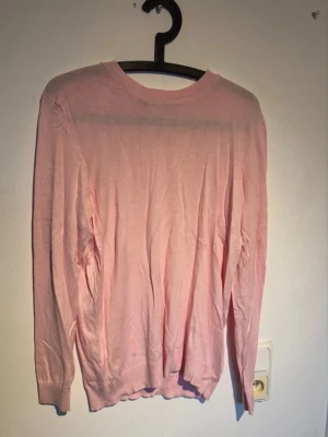 Finstickad tröja ifrån lager 157 - Använd 2 gånger