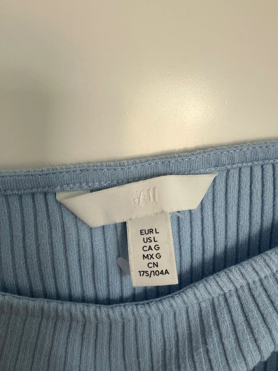 Ljusblå ribbad topp från H&M - 1