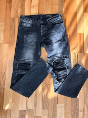 Jeans W29 - Jeans i storlek w29, kom gärna med bud!