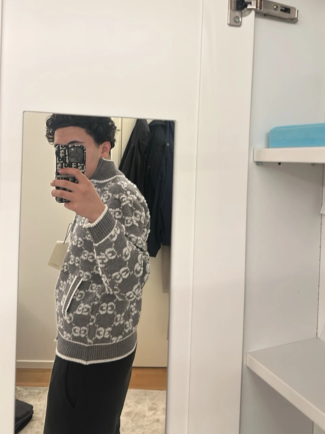 Grå mönstrad zip-kofta från Gucci - 1