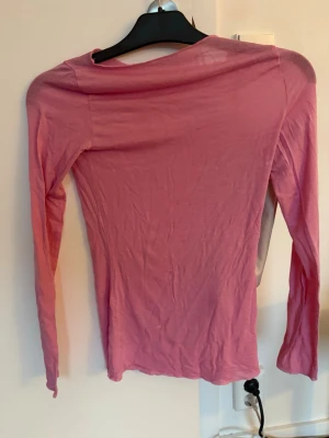 Rosa tröja från intimissmi - Jättefin tröja från intimissmi🩷 storlek S