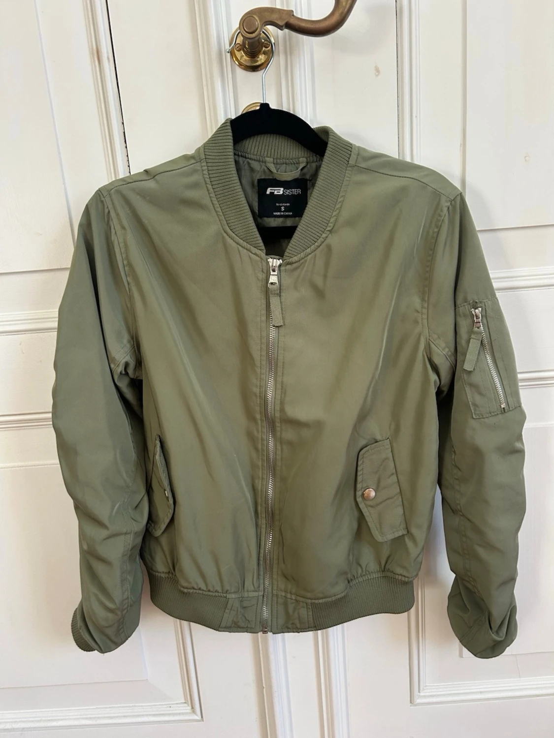 Olivgrön bomberjacka med dragkedja - 4