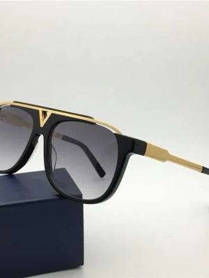 Svarta och guldiga lv solglasögon luviton  - Lv glasögon in stil.