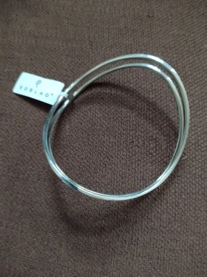 Edblad Kavala double steel bangle - oanvänt armband i stål - Oanvänt stelt silverfärgat armband - Kavala double steel bangle - från Edblad. 