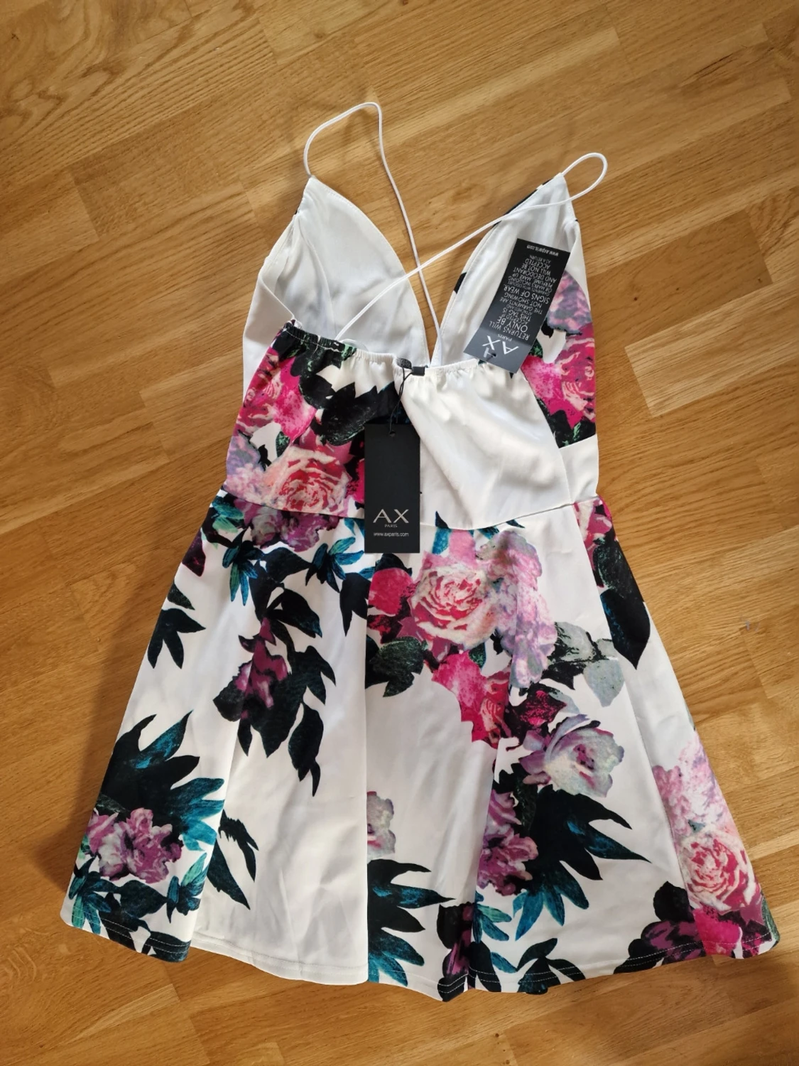Vit blommig kortklänning AX Paris - 1