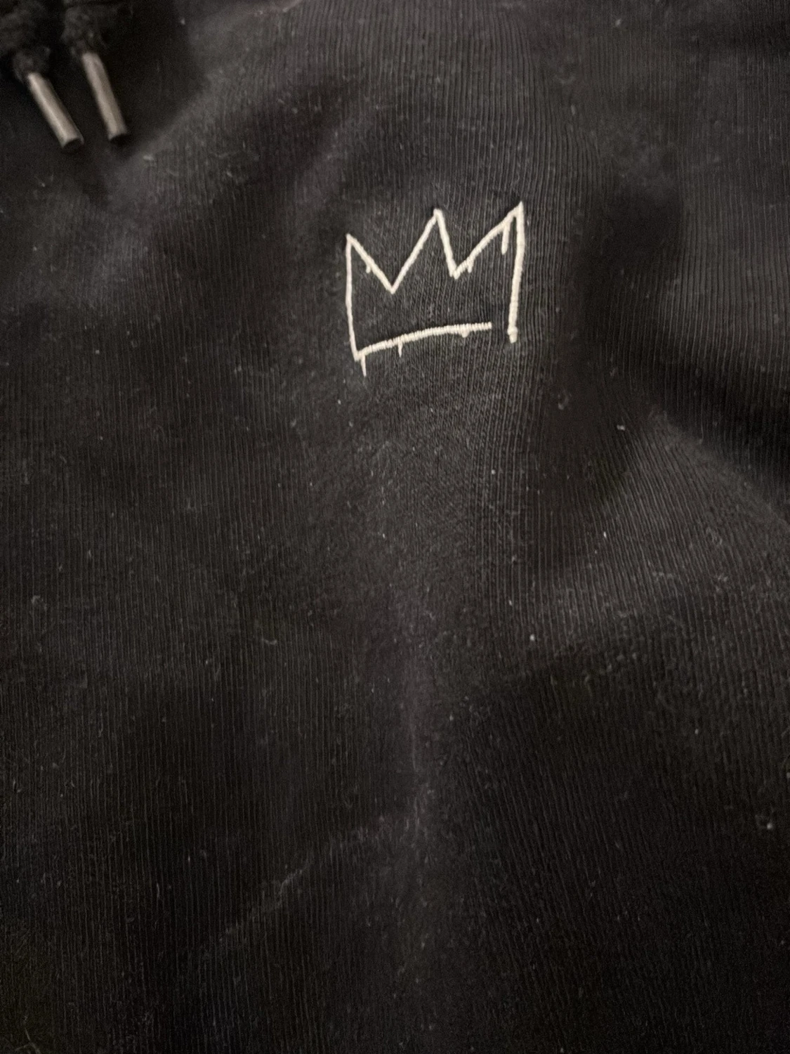 Svart Hov1 hoodie med turnétryck - 2