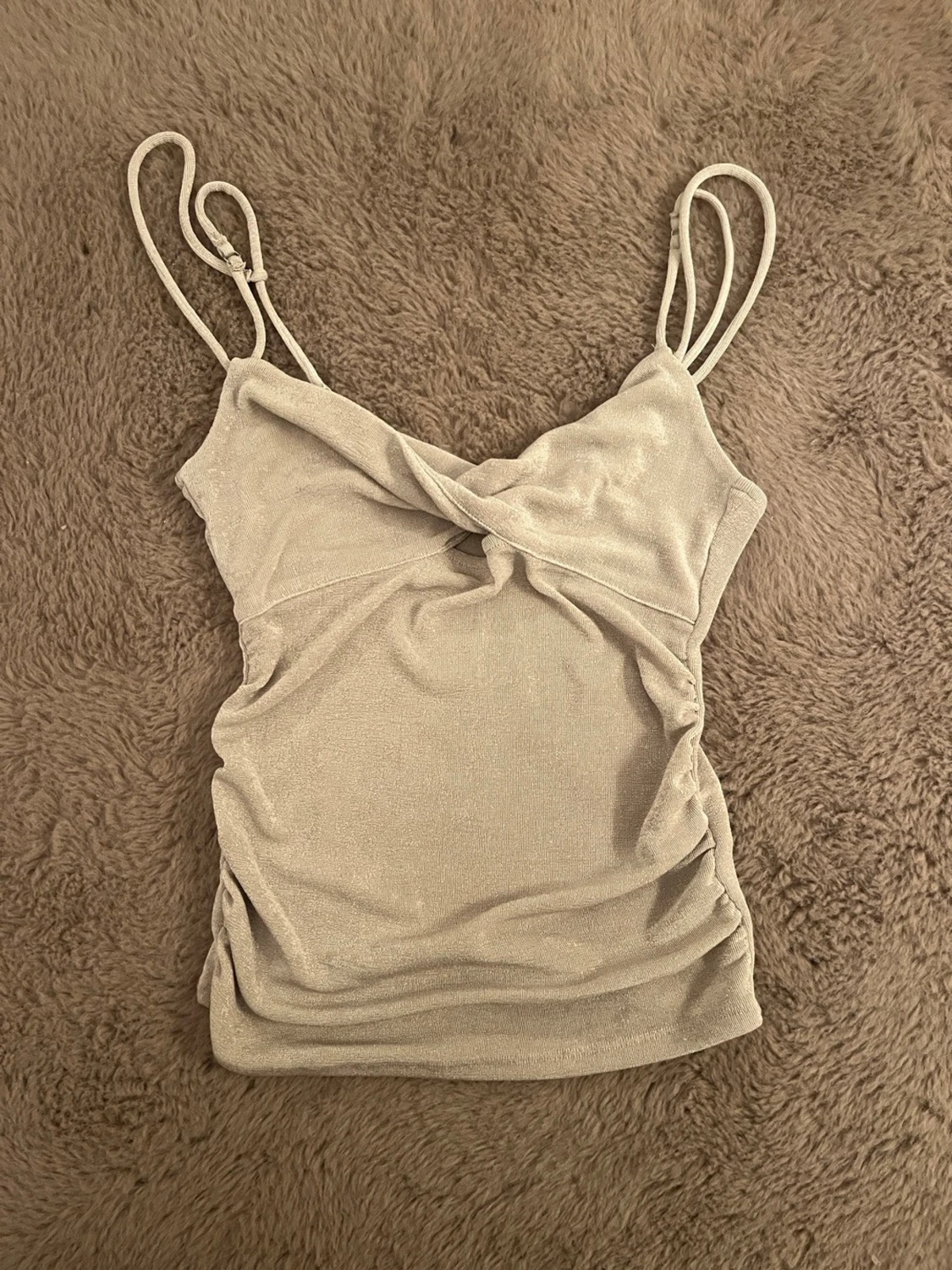 Beige omlott linnetopp med smala band - 1