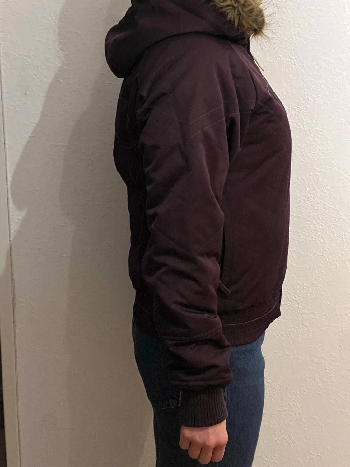 Mörklila pufferjacka från Helly Hansen - 1